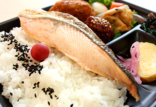 お昼休憩イメージ